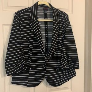 3/4 b/w stripe blazer